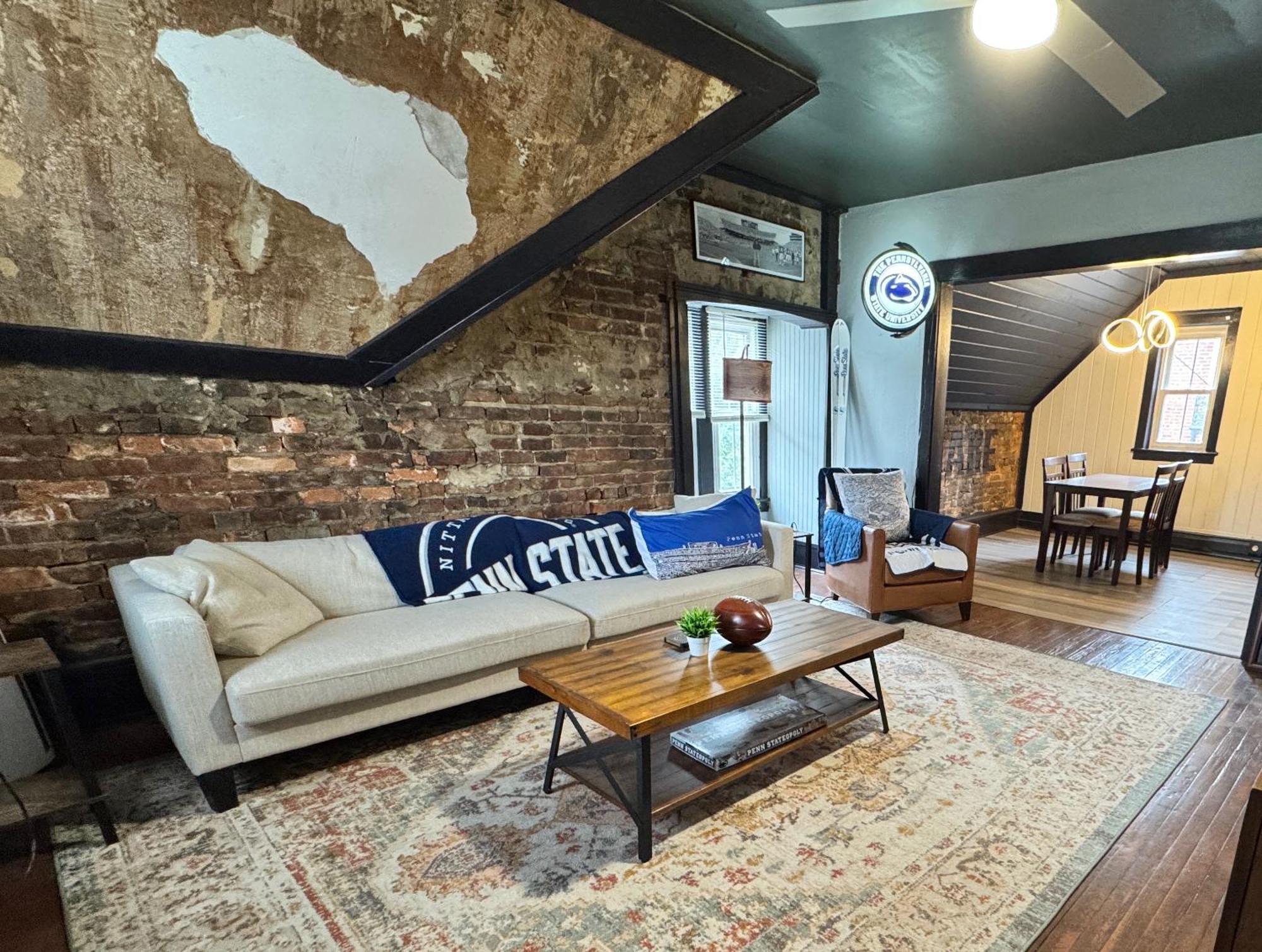 Stylish, Penn State-themed Historic Getaway 2 Blocks From Waterfront Bellefonte